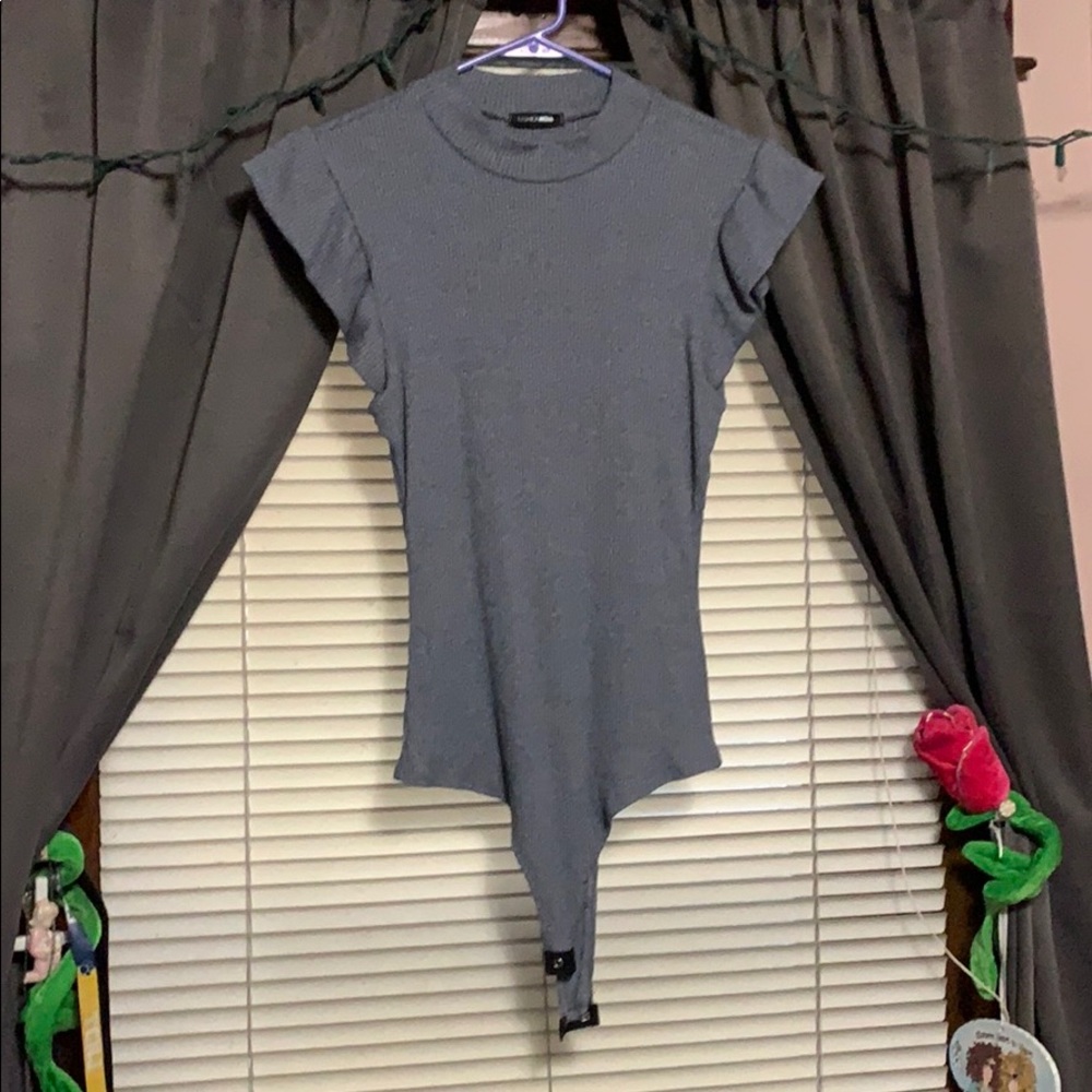 FashionNova grey/blue ruffle body suit